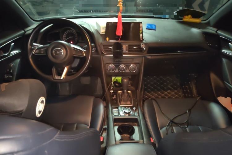 Used Mazda CX-4 2020 2.0L Automatic Two-Wheel Drive Blue Sky Dynamic Edition Center Console