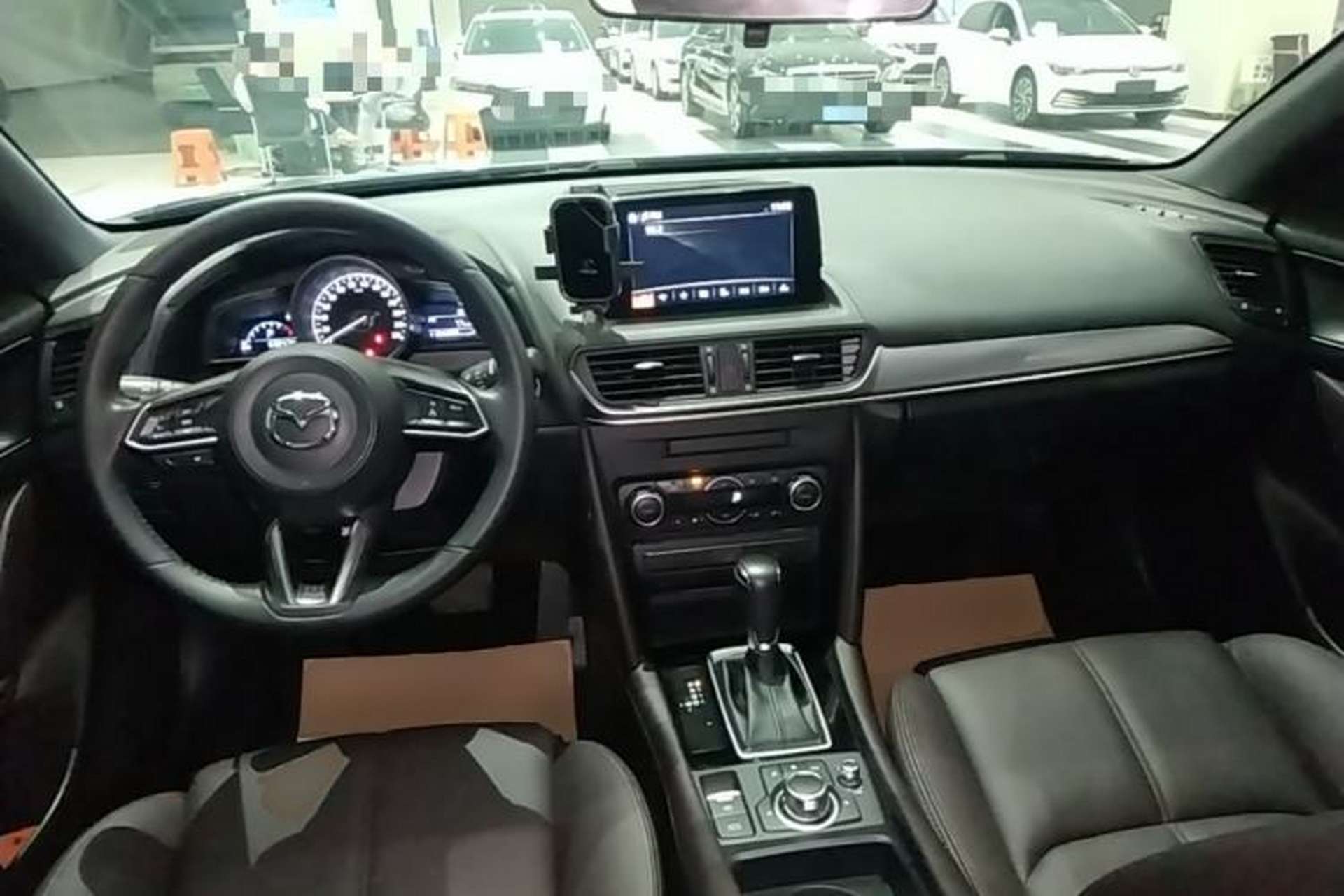 Used Mazda CX-4 2020 2.0L Automatic Two-Wheel Drive Blue Sky Luxury Edition Center Console
