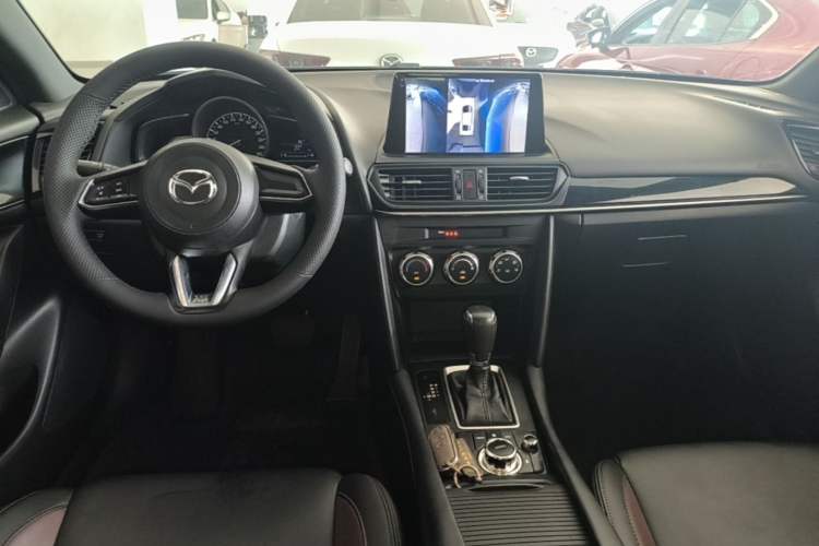 Used Mazda CX-4 2020 2.0L Automatic Two-Wheel Drive Blue Sky Dynamic Edition Center Console