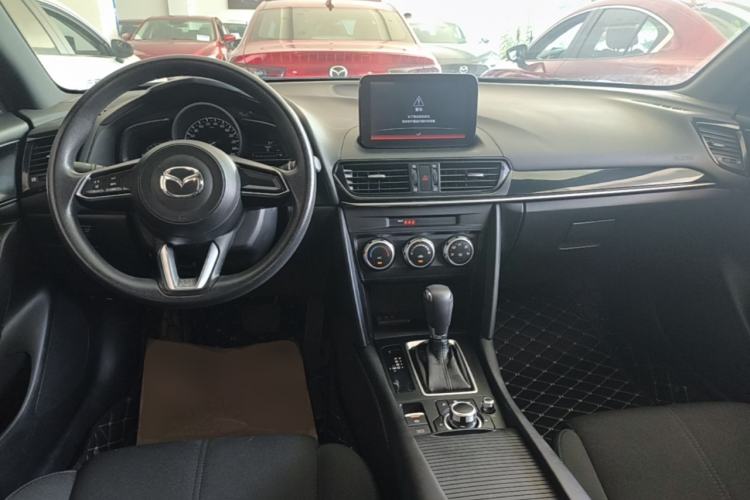 Used Mazda CX-4 2020 2.0L Automatic Two-Wheel Drive Blue Sky Dynamic Edition Center Console