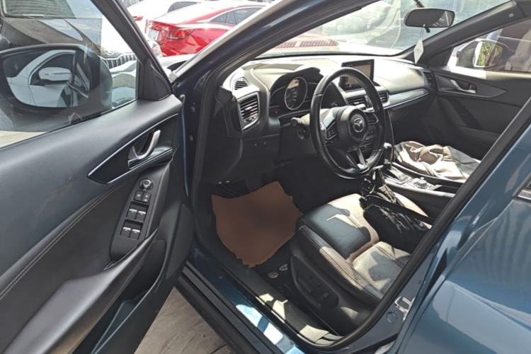 Used Mazda CX-4 2020 2.0L Automatic Two-Wheel Drive Blue Sky Luxury Edition Driver Seat