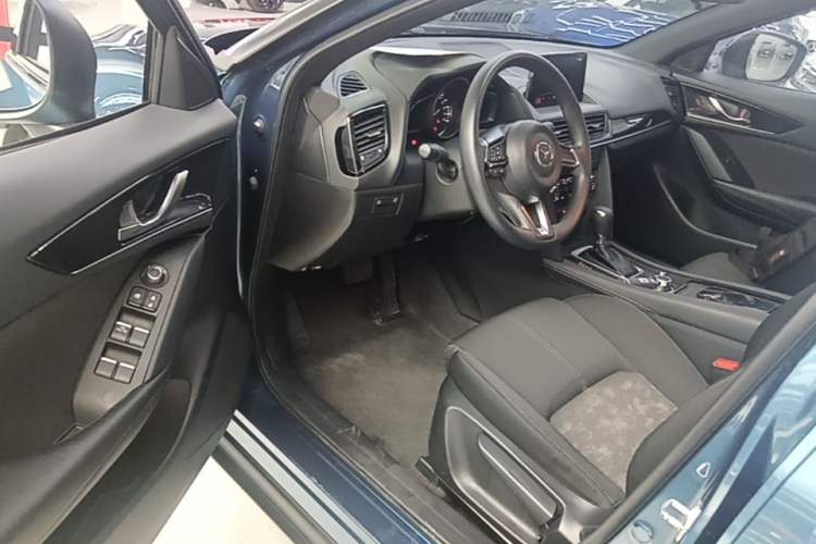 Used Mazda CX-4 2020 2.0L Automatic Two-Wheel Drive Blue Sky Exploration Edition Driver Seat