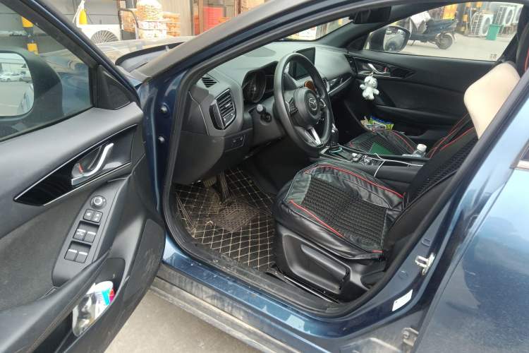 Used Mazda CX-4 2020 2.0L Automatic Two-Wheel Drive Blue Sky Dynamic Edition Driver Seat
