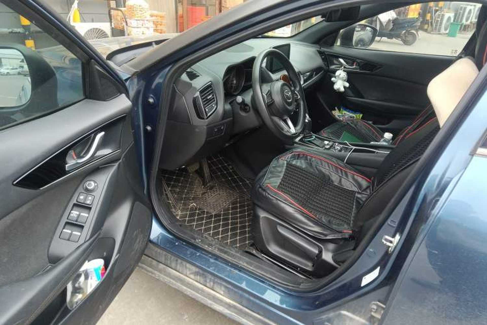 Used Mazda CX-4 2020 2.0L Automatic Two-Wheel Drive Blue Sky Dynamic Edition Driver Seat