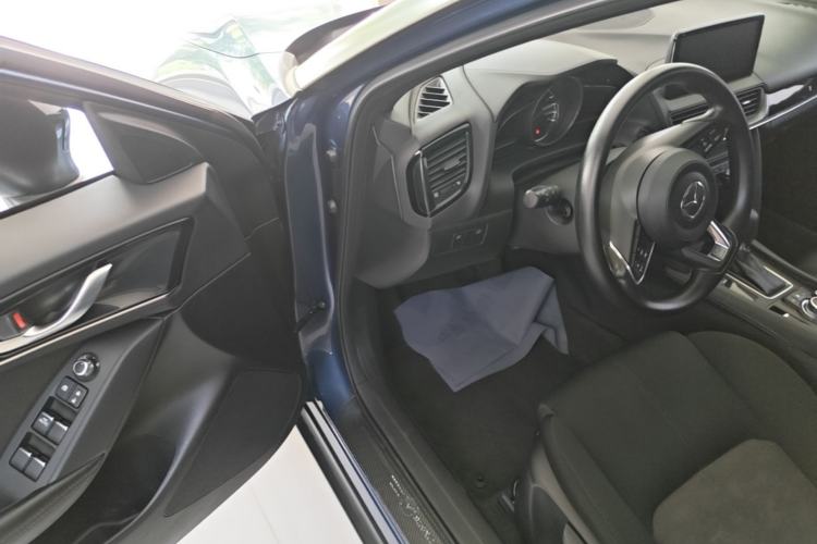 Used Mazda CX-4 2020 2.0L Automatic Two-Wheel Drive Blue Sky Exploration Edition Driver Seat