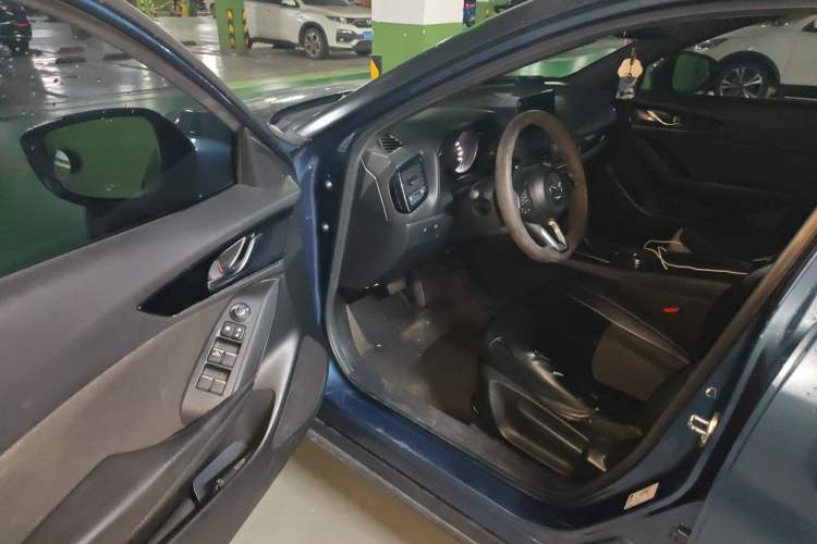 Used Mazda CX-4 2020 2.0L Automatic Two-Wheel Drive Blue Sky Exploration Edition Driver Seat