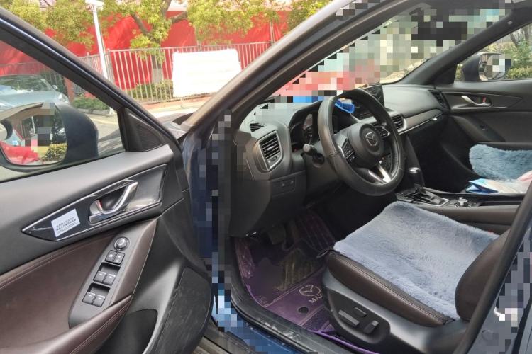 Used Mazda CX-4 2020 2.0L Automatic Two-Wheel Drive Blue Sky Luxury Edition Driver Seat