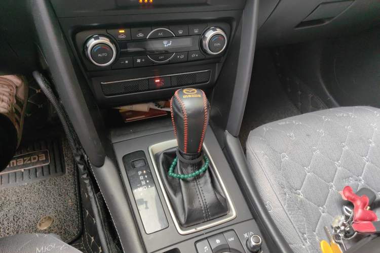 Used Mazda CX-4 2020 2.0L Automatic Two-Wheel Drive Blue Sky Exploration Edition Gear Lever