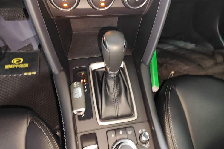 Used Mazda CX-4 2020 2.0L Automatic Two-Wheel Drive Blue Sky Youth Edition Gear Lever