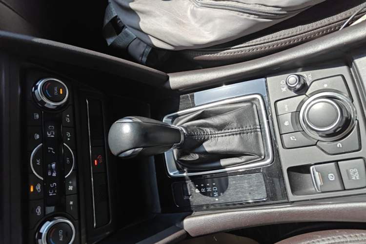 Used Mazda CX-4 2020 2.0L Automatic Two-Wheel Drive Blue Sky Luxury Edition Gear Lever