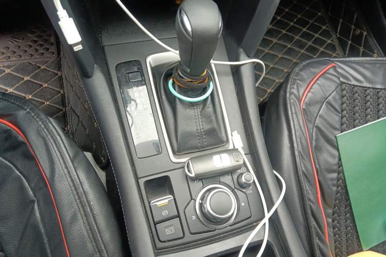 Used Mazda CX-4 2020 2.0L Automatic Two-Wheel Drive Blue Sky Dynamic Edition Gear Lever