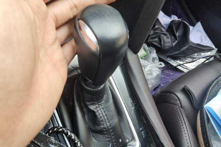 Used Mazda CX-4 2020 2.0L Automatic Two-Wheel Drive Blue Sky Luxury Edition Gear Lever
