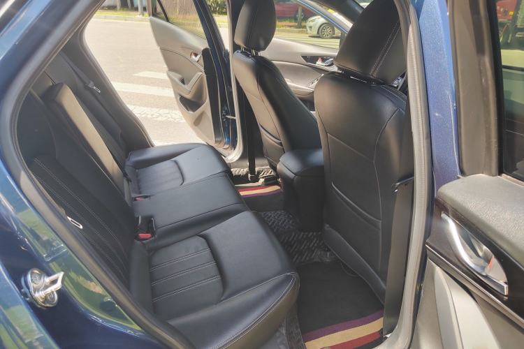 Used Mazda CX-4 2020 2.0L Automatic Two-Wheel Drive Blue Sky Dynamic Edition Interior 2