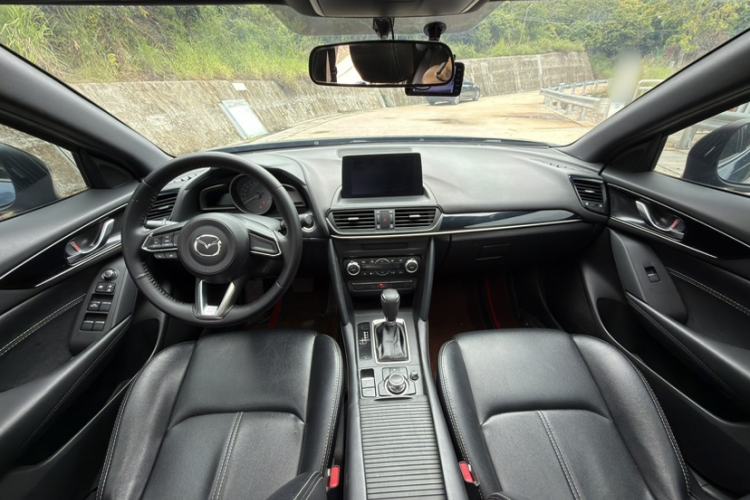 Used Mazda CX-4 2020 2.0L Automatic Two-Wheel Drive Blue Sky Exploration Edition Interior 3