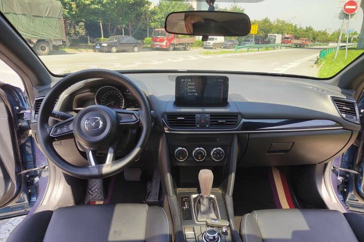Used Mazda CX-4 2020 2.0L Automatic Two-Wheel Drive Blue Sky Dynamic Edition Interior 5