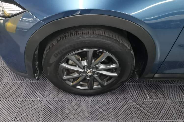 Used Mazda CX-4 2020 2.0L Automatic Two-Wheel Drive Blue Sky Dynamic Edition Left Front Wheel Hub