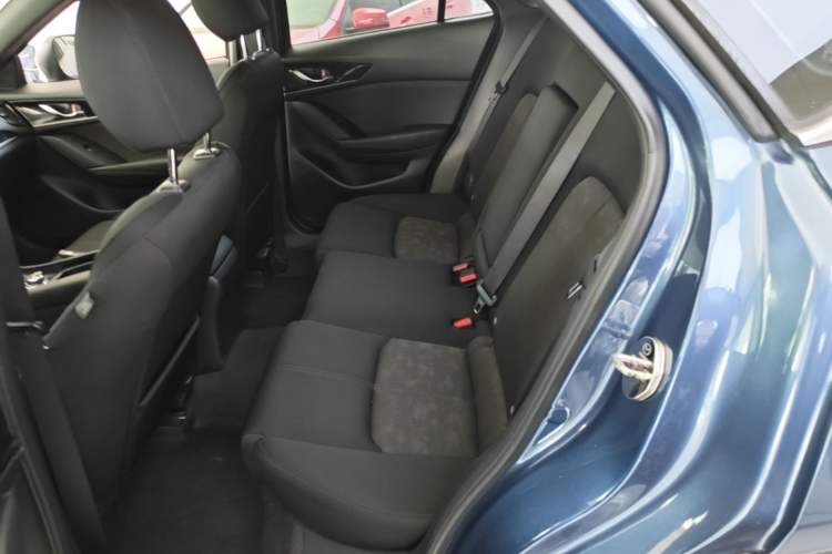 Used Mazda CX-4 2020 2.0L Automatic Two-Wheel Drive Blue Sky Exploration Edition Left Rear Seat