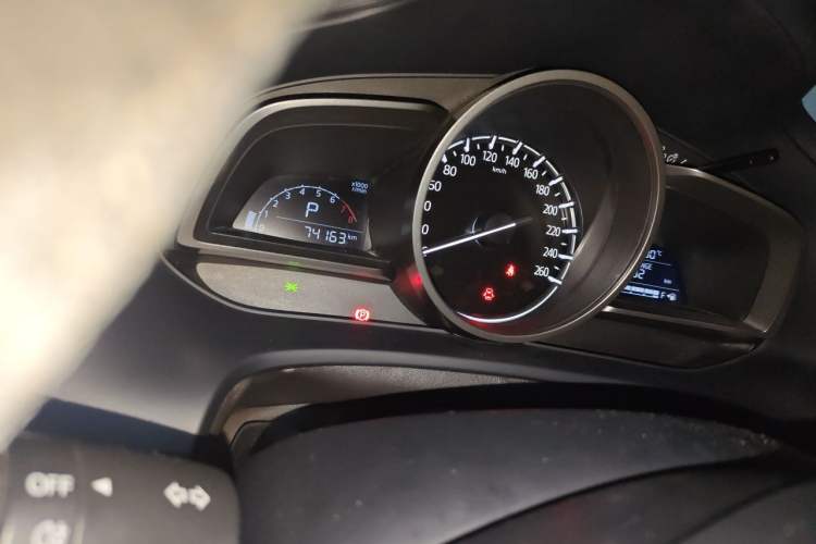 Used Mazda CX-4 2020 2.0L Automatic Two-Wheel Drive Blue Sky Exploration Edition Odometer Close Up