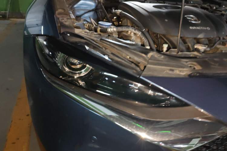 Used Mazda CX-4 2020 2.0L Automatic Two-Wheel Drive Blue Sky Exploration Edition Right Front Headlight