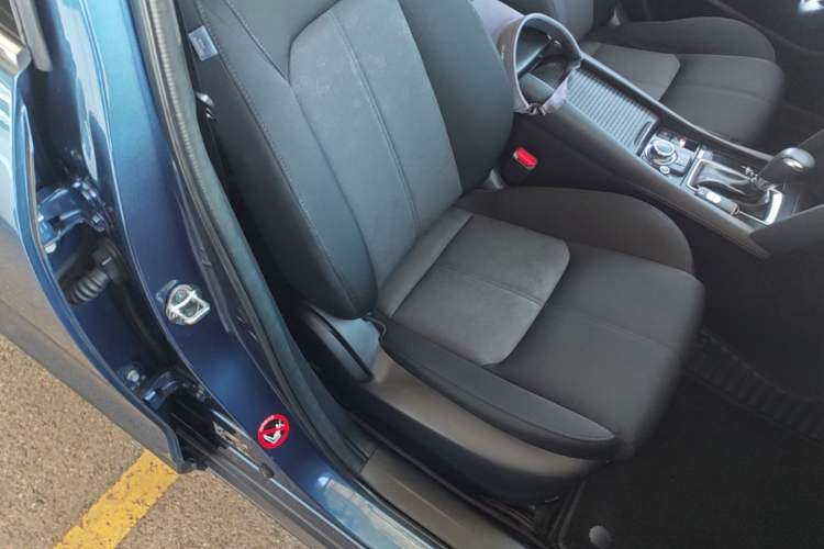 Used Mazda CX-4 2020 2.0L Automatic Two-Wheel Drive Blue Sky Dynamic Edition Right Front Seat