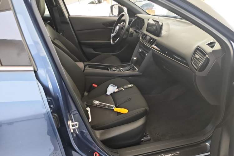 Used Mazda CX-4 2020 2.0L Automatic Two-Wheel Drive Blue Sky Exploration Edition Right Front Seat