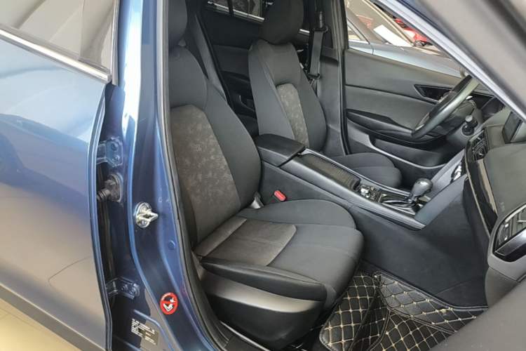 Used Mazda CX-4 2020 2.0L Automatic Two-Wheel Drive Blue Sky Dynamic Edition Right Front Seat