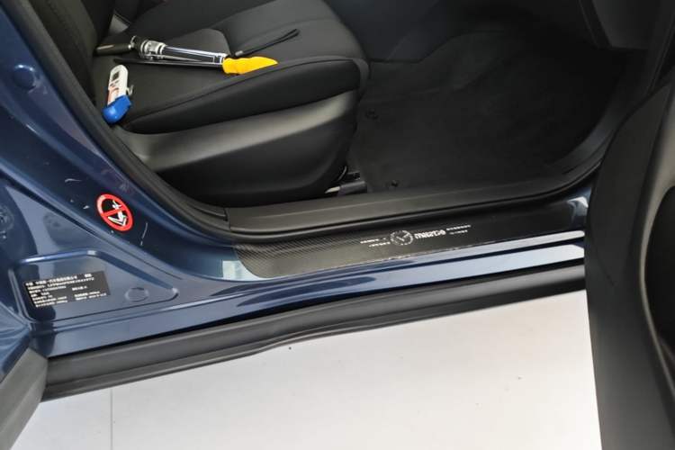 Used Mazda CX-4 2020 2.0L Automatic Two-Wheel Drive Blue Sky Exploration Edition Right Side Sill