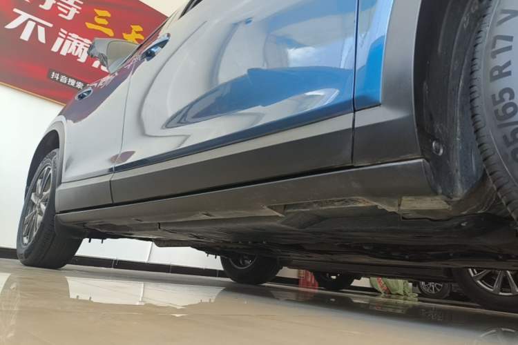 Used Mazda CX-4 2020 2.0L Automatic Two-Wheel Drive Blue Sky Dynamic Edition Right Side Sill