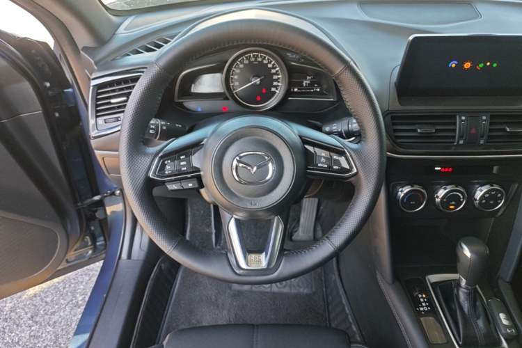 Used Mazda CX-4 2020 2.0L Automatic Two-Wheel Drive Blue Sky Dynamic Edition Steering Wheel
