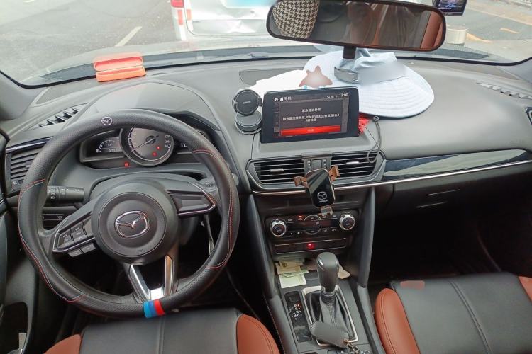 Used Mazda CX-4 2020 2.0L Automatic Two-Wheel Drive Blue Sky Exploration Edition Center Console
