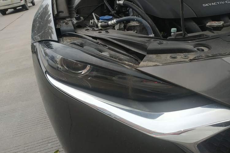 Used Mazda CX-4 2020 2.0L Automatic Two-Wheel Drive Blue Sky Dynamic Edition Right Front Headlight