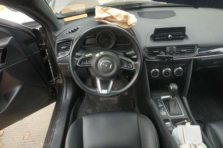 Used Mazda CX-4 2020 2.0L Automatic Two-Wheel Drive Blue Sky Dynamic Edition Steering Wheel