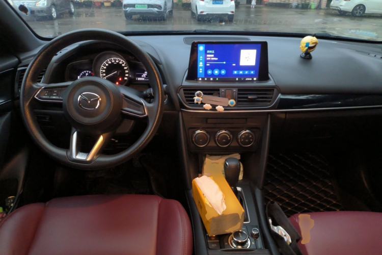 Used Mazda CX-4 2020 2.0L Automatic Two-Wheel Drive Blue Sky Dynamic Edition Center Console