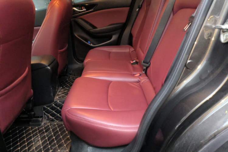 Used Mazda CX-4 2020 2.0L Automatic Two-Wheel Drive Blue Sky Dynamic Edition Left Rear Seat