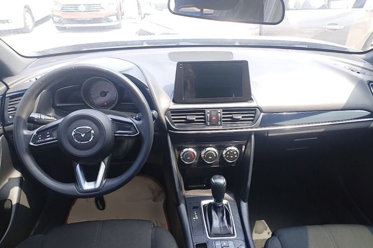 Used Mazda CX-4 2020 2.0L Automatic Two-Wheel Drive Blue Sky Dynamic Edition Center Console