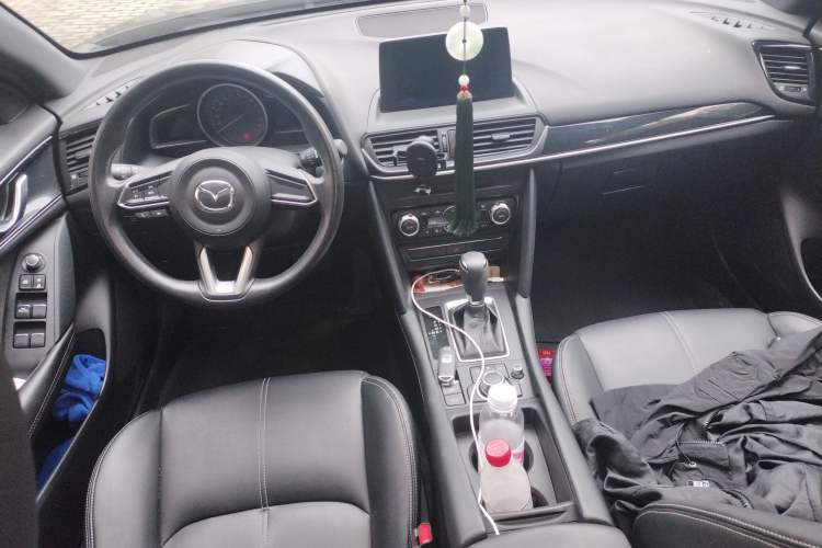 Used Mazda CX-4 2020 2.0L Automatic Two-Wheel Drive Blue Sky Exploration Edition Center Console