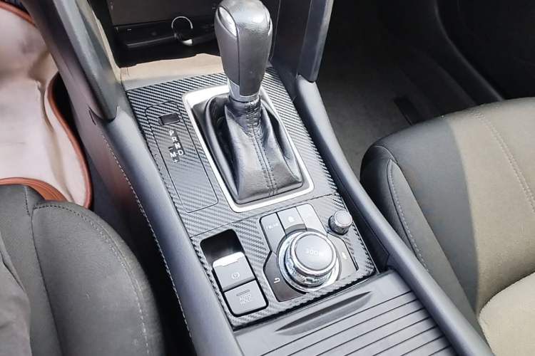 Used Mazda CX-4 2020 2.0L Automatic Two-Wheel Drive Blue Sky Dynamic Edition Gear Lever