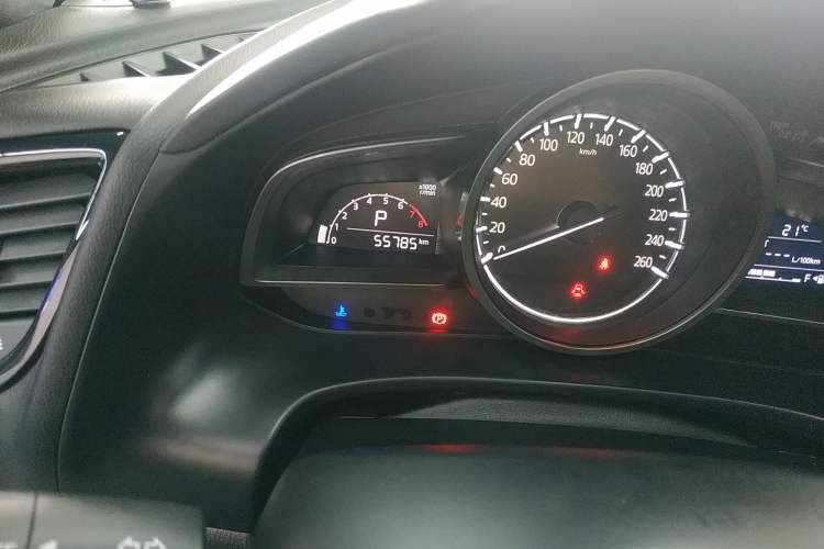 Used Mazda CX-4 2020 2.0L Automatic Two-Wheel Drive Blue Sky Exploration Edition Odometer Close Up