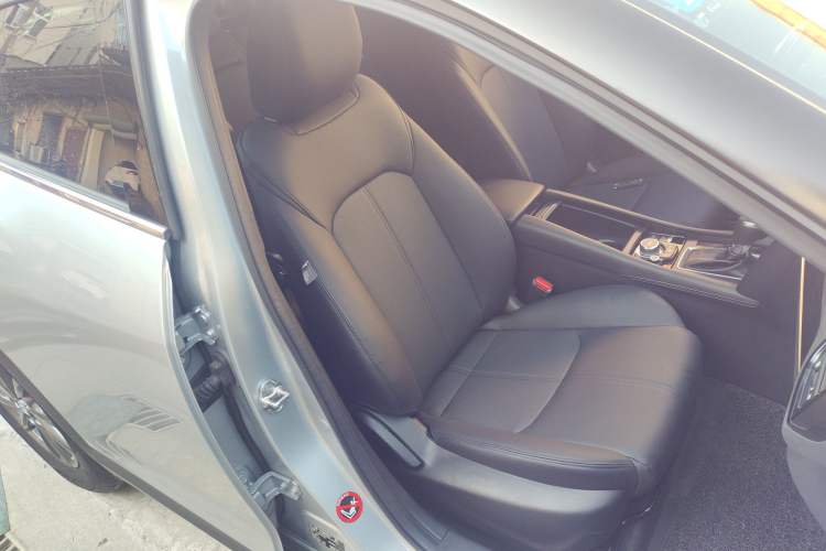 Used Mazda CX-4 2020 2.0L Automatic Two-Wheel Drive Blue Sky Dynamic Edition Right Front Seat
