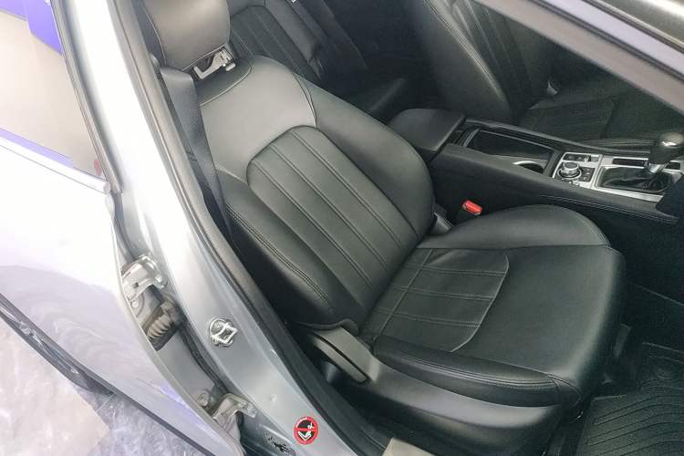 Used Mazda CX-4 2020 2.0L Automatic Two-Wheel Drive Blue Sky Exploration Edition Right Front Seat