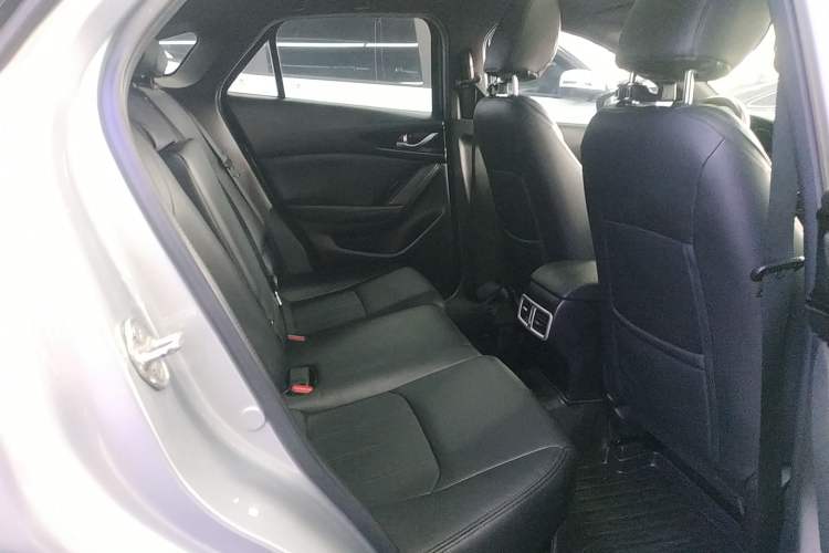 Used Mazda CX-4 2020 2.0L Automatic Two-Wheel Drive Blue Sky Exploration Edition Right Rear Seat
