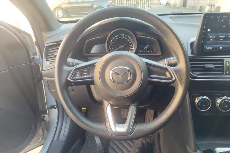 Used Mazda CX-4 2020 2.0L Automatic Two-Wheel Drive Blue Sky Dynamic Edition Steering Wheel