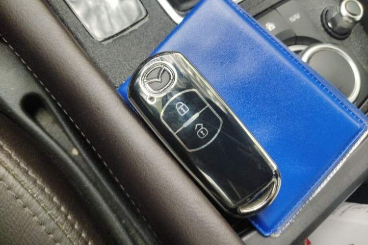 Used Mazda CX-4 2020 2.0L Automatic Two-Wheel Drive Blue Sky Luxury Edition Vehicle Key