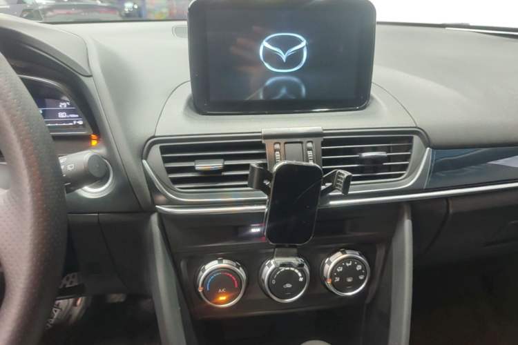 Used Mazda CX-4 2020 2.0L Automatic Two-Wheel Drive Blue Sky Dynamic Edition Audio And AC Panel