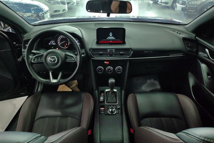 Used Mazda CX-4 2020 2.0L Automatic Two-Wheel Drive Blue Sky Dynamic Edition Center Console