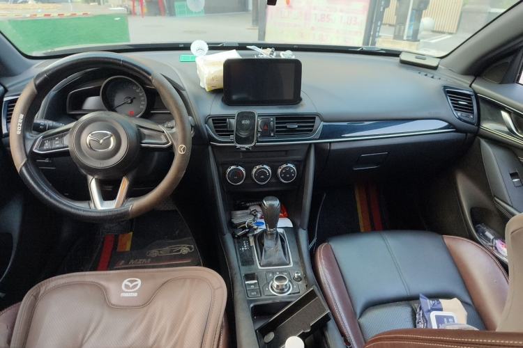 Used Mazda CX-4 2020 2.0L Automatic Two-Wheel Drive Blue Sky Youth Edition Center Console