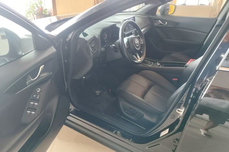 Used Mazda CX-4 2020 2.0L Automatic Two-Wheel Drive Blue Sky Luxury Edition Driver Seat