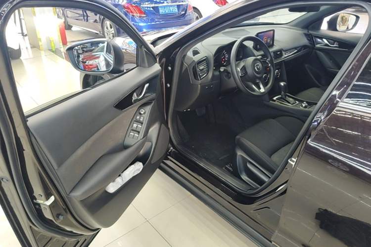 Used Mazda CX-4 2020 2.0L Automatic Two-Wheel Drive Blue Sky Dynamic Edition Driver Seat