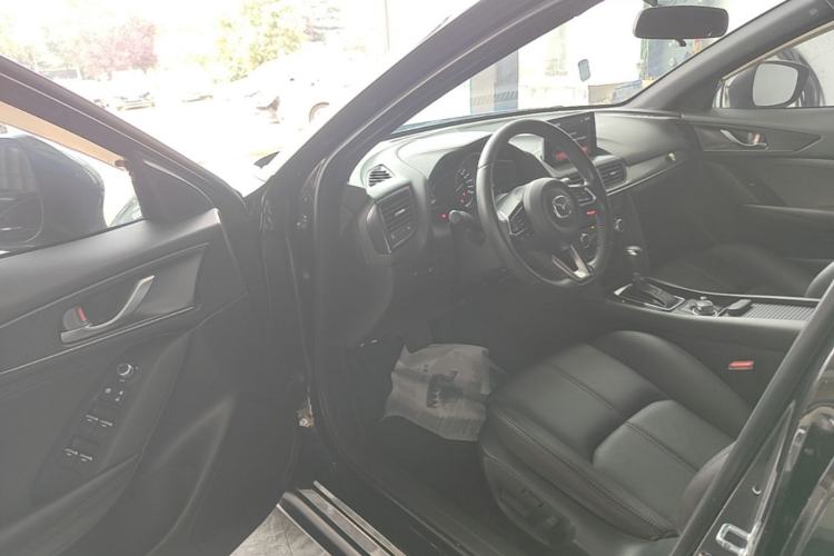 Used Mazda CX-4 2020 2.0L Automatic Two-Wheel Drive Blue Sky Luxury Edition Driver Seat
