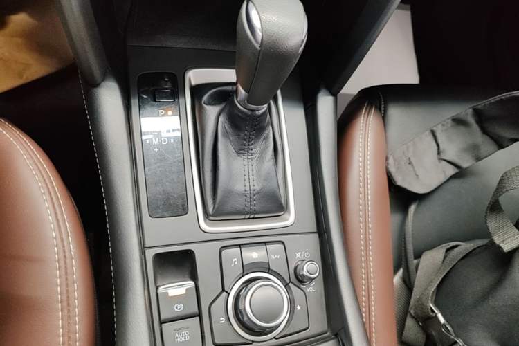 Used Mazda CX-4 2020 2.0L Automatic Two-Wheel Drive Blue Sky Dynamic Edition Gear Lever